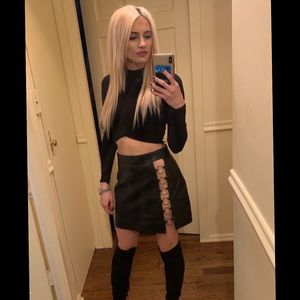 H:ours Leather Ring Slit Skirt